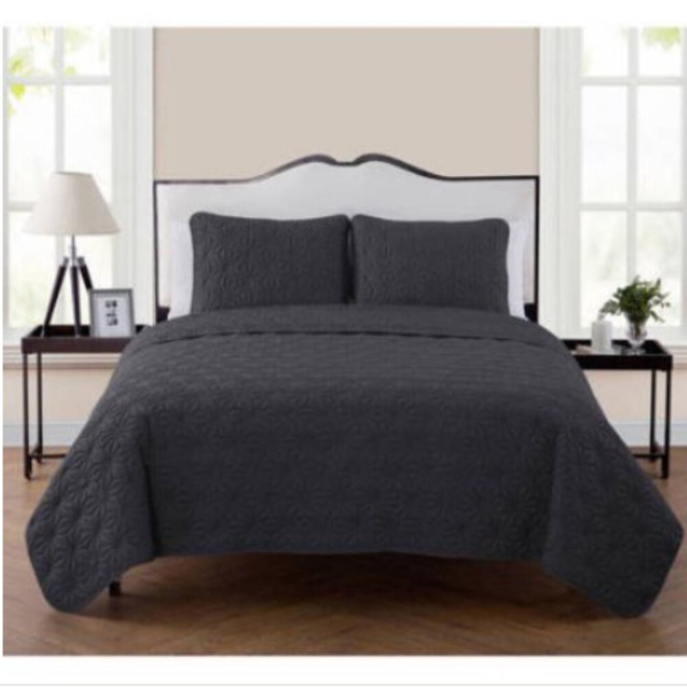 VCNY Home Kaleidoscope Quilt Set, Iron